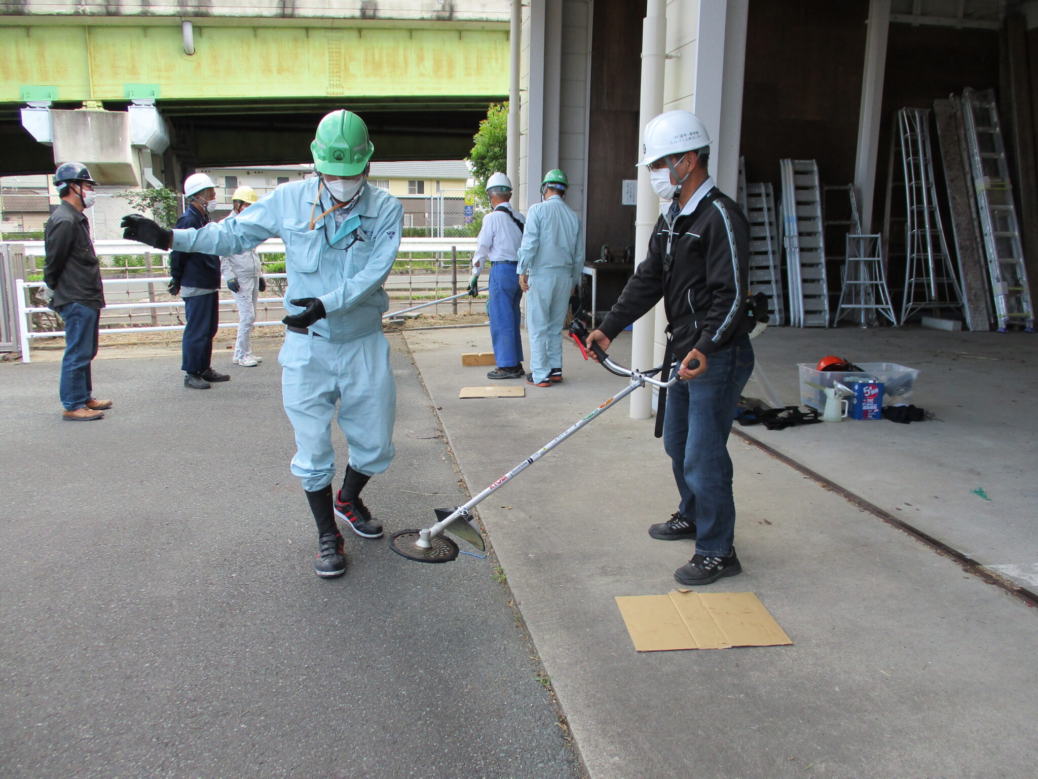 刈払機取扱作業者安全衛生教育講習を開催しました - お知らせ | 袋井・森地域シルバー人材センター